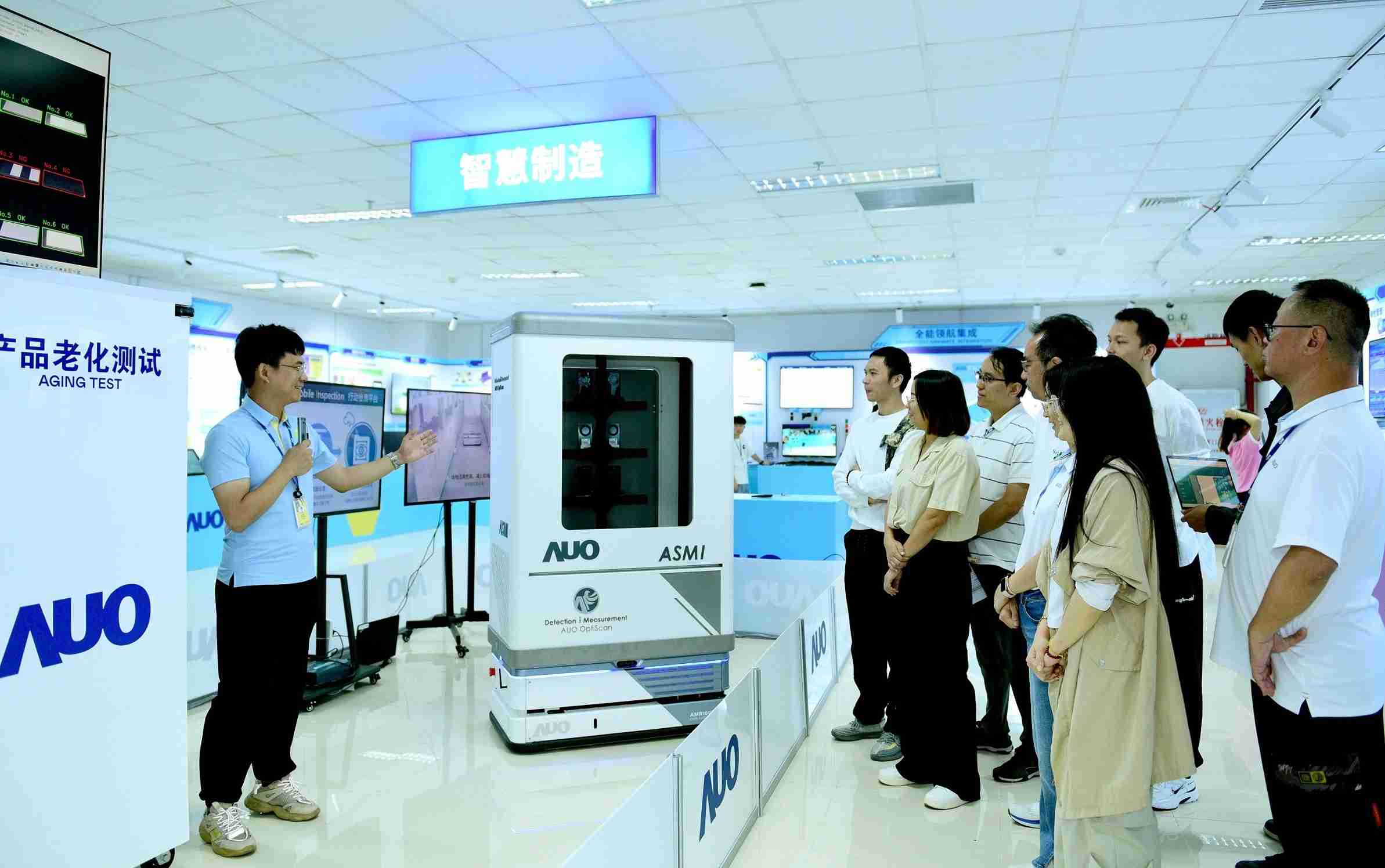 EBpay厦门将5G+ABC技术串联生产管理全流程，，，打通研发、、采购、、生管、、、制程、、设备、、、质量等产品全生命周期制造流程，，，，完成数字化设计、、、、智慧供应链、、、智能座舱、、、、全流程设备管理、、、数据驱动优化、、智慧在线检测、、智慧品管等自适应生产模式升级